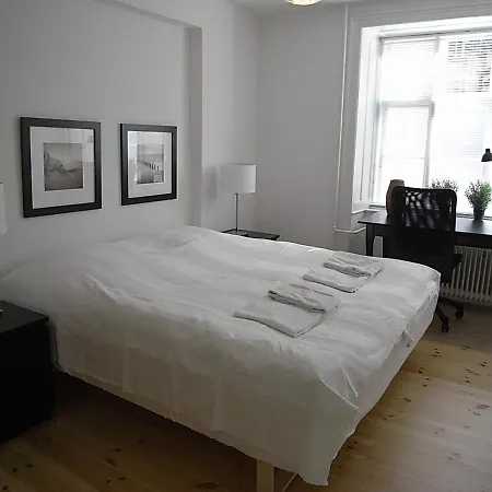 Naestvedgade 8, St. Tv. Apartament *